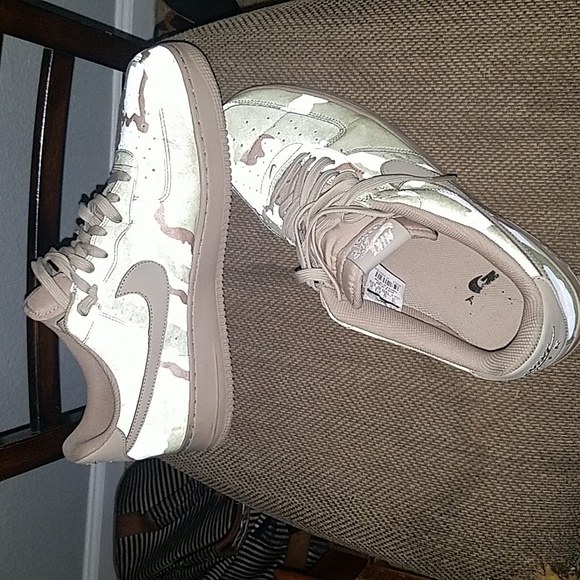 Shoes - Picture 4 of 7